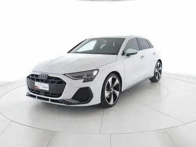 Usata Audi A3 S-Line 150 CV (110 kW) 2025 Bianco ghiacciaio metallizzato Berlina