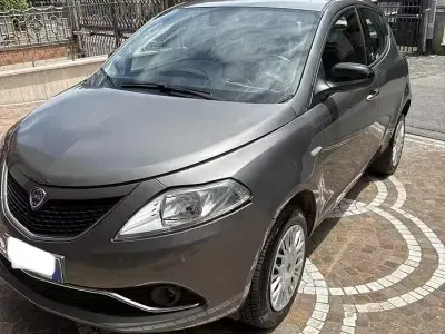 Usata Lancia Ypsilon