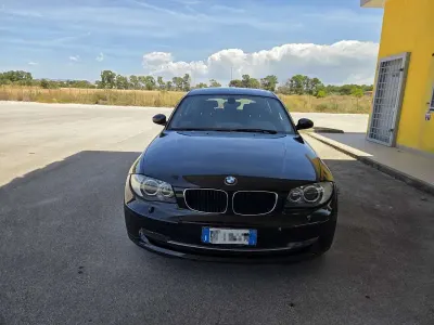 Usata BMW 118 143 CV (105 kW) 2008 Nero Utilitaria