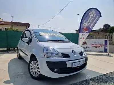 Usata Renault Modus 75 CV (55 kW) 2011 Bianco Monovolume