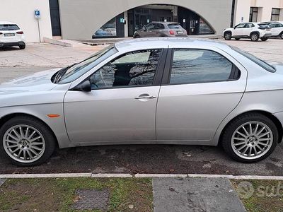 Usata Alfa Romeo 156 110 CV (80 kW) 2000 Grigio Berlina