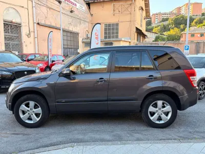 Usata Suzuki Grand Vitara 129 CV (94 kW) 2011 Nero SUV