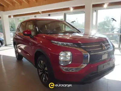 Nuova Mitsubishi Outlander P-HEV 224 CV (164 kW) 2026 Rosso Station wagon