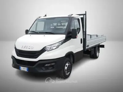 Usata Iveco Daily 175 CV (128 kW) 2022 Bianco Berlina