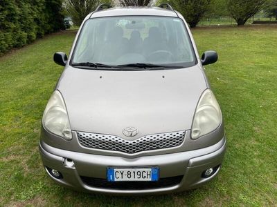 usata Toyota Yaris Verso 1.3i 16V cat Luna '03