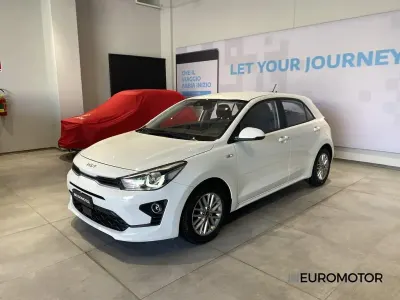 Usata Kia Rio Comfort 81 CV (59 kW) 2022 Bianco Berlina