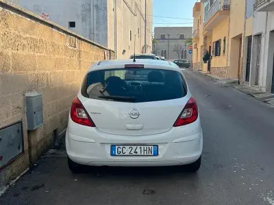 Używany Opel Corsa 85 KM (62 kW) 2011 Hatchback