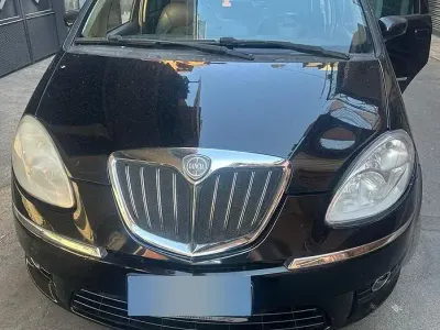 Usata Lancia Musa 90 CV (66 kW) 2009 Monovolume