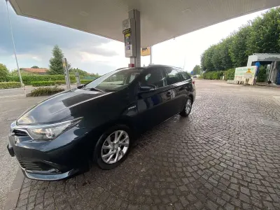 Usata Toyota Auris Hybrid