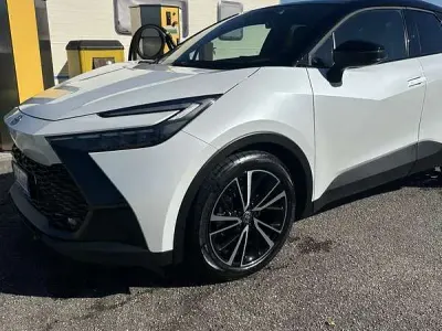 Usata Toyota C-HR Lounge 98 CV (72 kW) 2025 SUV