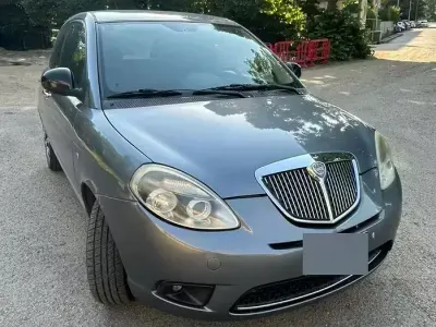 Usata Lancia Ypsilon 69 CV (50 kW) 2011 Grigio Utilitaria