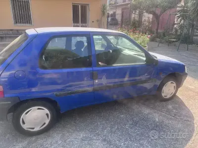 Usata Peugeot 106 50 CV (36 kW) 1997 Bluazzurro Utilitaria