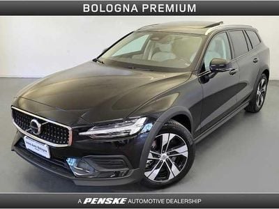 Usata Volvo V60 CC 184 CV (135 kW) 2024 Nero Station wagon