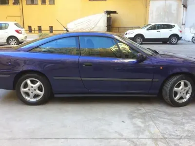 Usata Opel Calibra 204 CV (150 kW) 1996 Blu Coupé