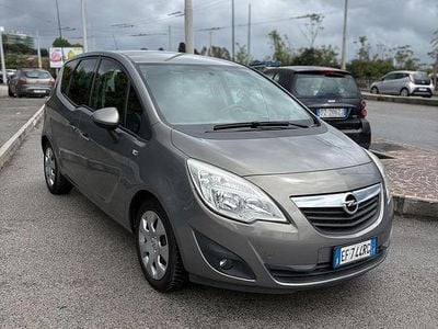 Usata Opel Meriva 100 CV (73 kW) 2011 Grigio Monovolume