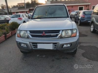 Usata Mitsubishi Pajero 165 CV (121 kW) 2001 Grigio SUV
