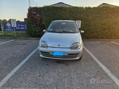Usata Fiat 600 54 CV (39 kW) 2006 Grigio Utilitaria