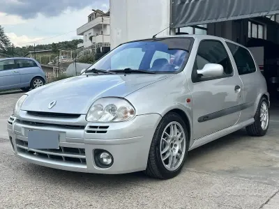 Usata Renault Clio R.S. 169 CV (124 kW) 2000 Grigio Berlina