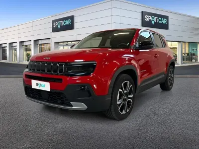 Begagnad Jeep Avenger Summit 100 HK (73 kW) 2024 Röd SUV
