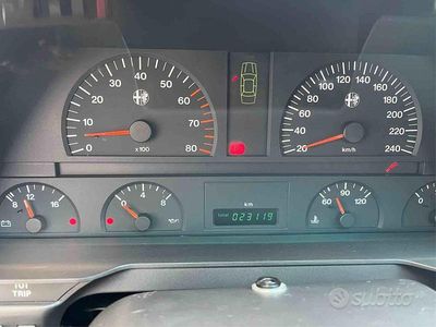 Usata Alfa Romeo 164 Super 144 CV (105 kW) 1998 Grigio Berlina