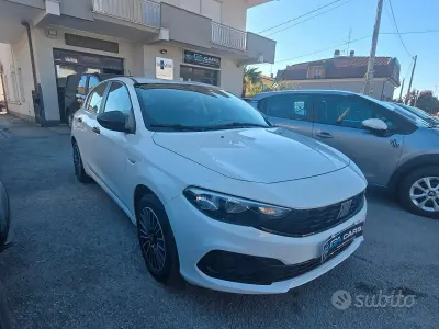 Occasion Fiat Tipo 100 ch (73 kW) 2023 Blanc Berline
