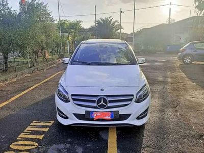 Mercedes B200