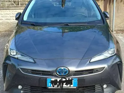 Usata Toyota Prius Lounge 98 CV (72 kW) 2021 Grigio Utilitaria
