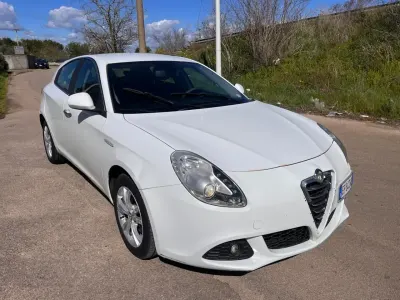 Usata Alfa Romeo Giulietta Progression 105 CV (77 kW) 2012 Bianco Utilitaria