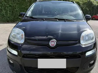 Usata Fiat Panda Lounge 69 CV (50 kW) 2017 Nero Utilitaria