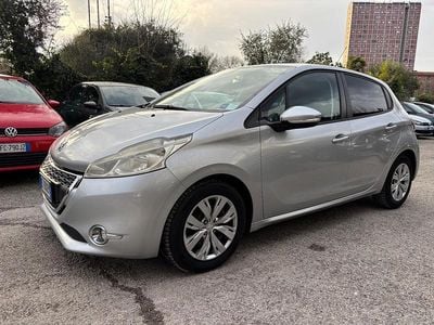 Usata Peugeot 208 Active 68 CV (50 kW) 2012 Argento Utilitaria