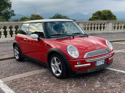 Usata Mini Cooper 116 CV (85 kW) 2002 Rosso Utilitaria