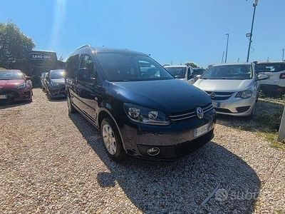 Usata VW Caddy Highline 102 CV (75 kW) 2012 Blu Monovolume