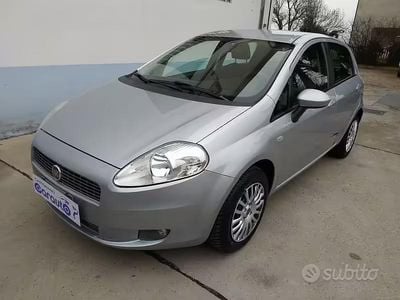 Usata Fiat Grande Punto Dynamic 77 CV (56 kW) 2009 Grigio Utilitaria