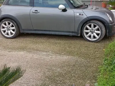 Usata Mini Cooper S 163 CV (119 kW) 2003 Grigio Utilitaria