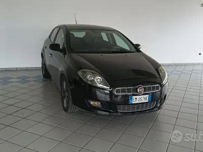 Käytetty Fiat Bravo Emotion 120 HP (88 kW) 2012 Musta Viistoperä