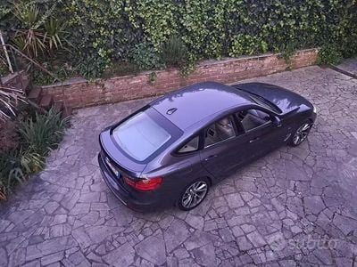 Begagnad BMW 318 Gran Turismo 143 HK (105 kW) 2013 Grå Sedan