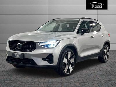 Usata Volvo XC40 Ultimate 129 CV (94 kW) 2023 Grigio chiaro metallizzato SUV