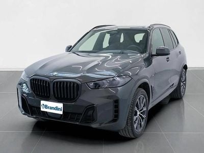 Nuova BMW X5 M Sport 298 CV (219 kW) 2025 Dravit grey met SUV