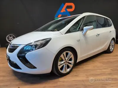 Usata Opel Zafira Tourer 165 CV (121 kW) 2013 Bianco Monovolume