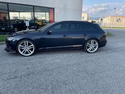 Dolphin grau metallick Usata 2017 Audi A4 Ambiente Station wagon | 15.500 € (Buon prezzo)