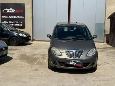 Usata Lancia Musa 69 CV (50 kW) 2005 Giallo Monovolume