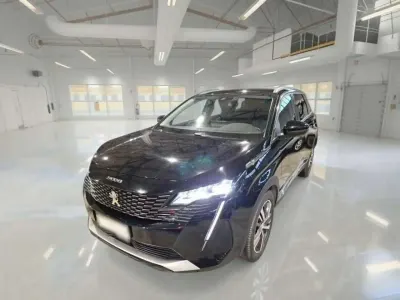 Usata Peugeot 5008 Allure 177 CV (130 kW) 2021 Nero perla metallizzato SUV