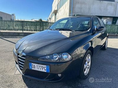Usata Alfa Romeo 147 105 CV (77 kW) 2008 Nero Utilitaria