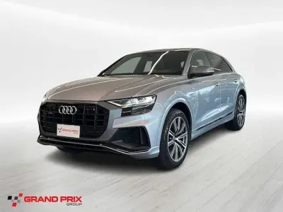 Usata Audi Q8 Sport 286 CV (210 kW) 2020 Argento SUV
