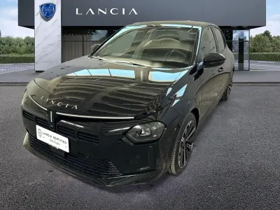 Usata Lancia Ypsilon 101 CV (74 kW) 2024 Nero Utilitaria