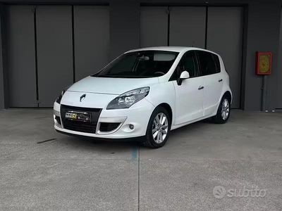 Usata Renault Scénic III Luxe 160 CV (117 kW) 2010 Bianco Monovolume