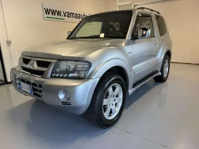 Usata Mitsubishi Pajero 160 CV (117 kW) 2004 Argento SUV