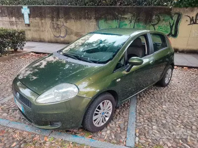 Usata Fiat Grande Punto Dynamic 65 CV (47 kW) 2006 Verde Utilitaria