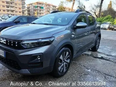 Nuova Dacia Sandero Stepway 120 CV (88 kW) 2026 Grigio Berlina