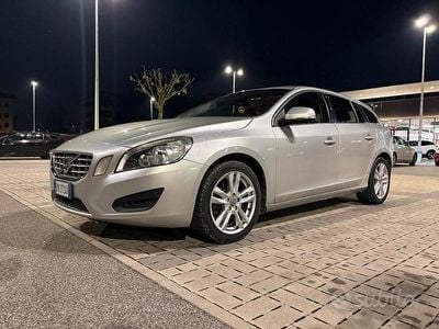 Usata Volvo V60 2011 Grigio Station wagon